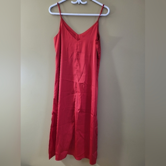 🌹The Drop Ana Silky Red Satin V- Neck Midi Slip Dress Medium, Valentine's Day🌹 - Picture 4 of 14